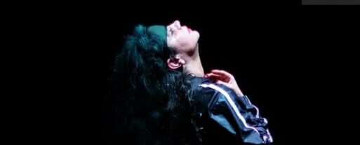 𝐑𝐚𝐰 𝐓𝐡𝐞𝐚𝐭𝐫𝐢𝐜𝐚𝐥 𝐄𝐱𝐩𝐞𝐫𝐢𝐞𝐧𝐜𝐞 𝐛𝐲 𝐒𝐚𝐯𝐢𝐭𝐚 𝐑𝐚𝐧𝐢